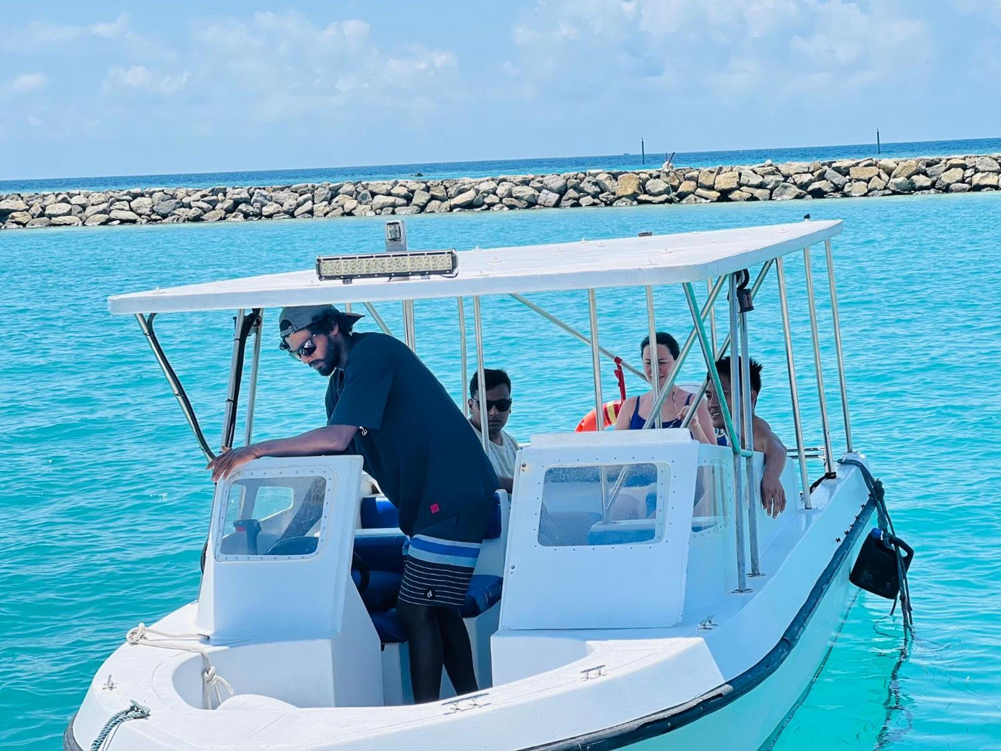 White Tern Maldives Hotel Maamigili Kültér fotó