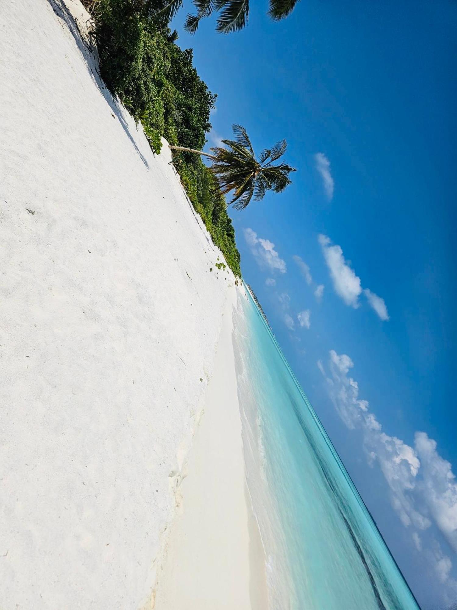 White Tern Maldives Hotel Maamigili Kültér fotó